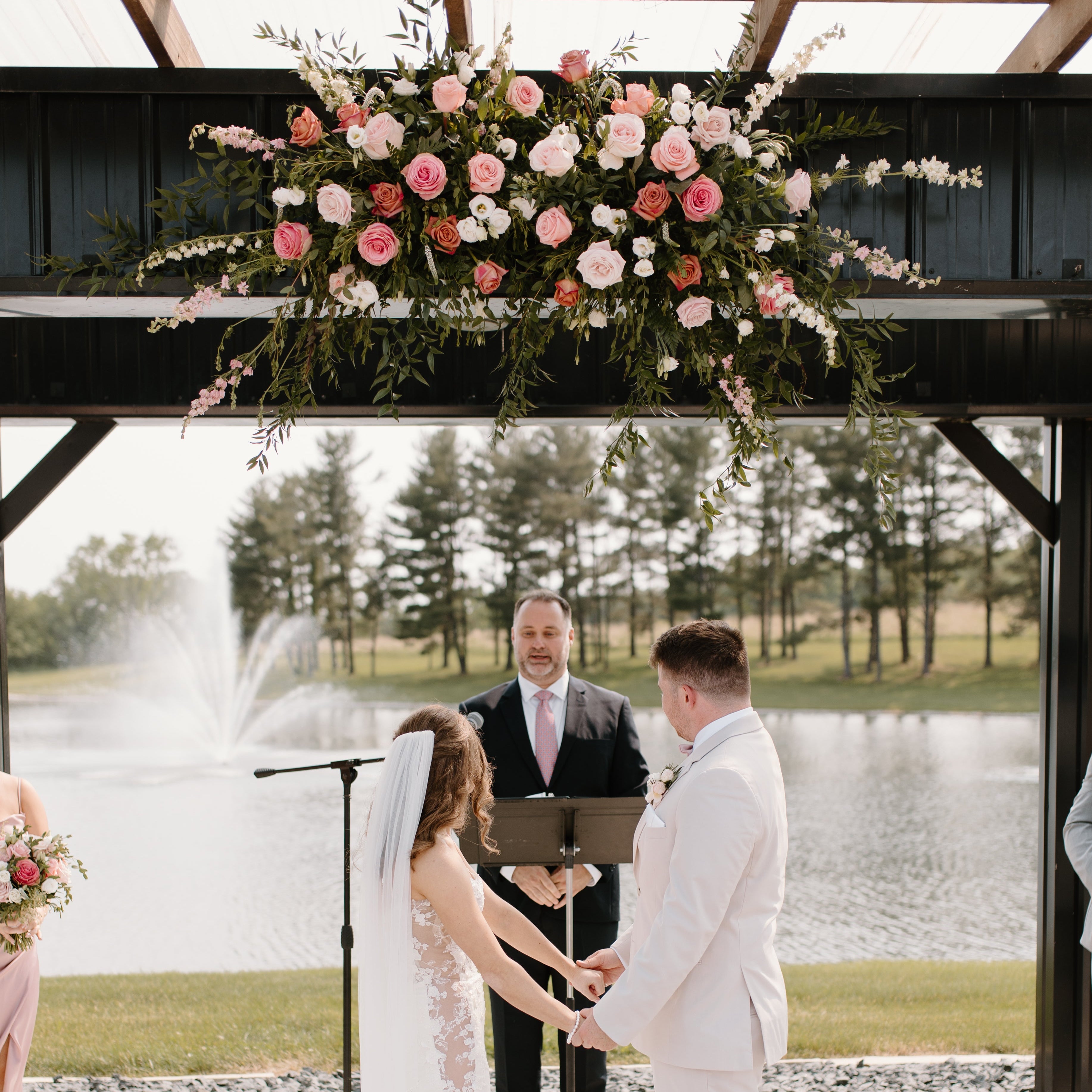 Pink and blush ceremony flowers, Pella, Iowa